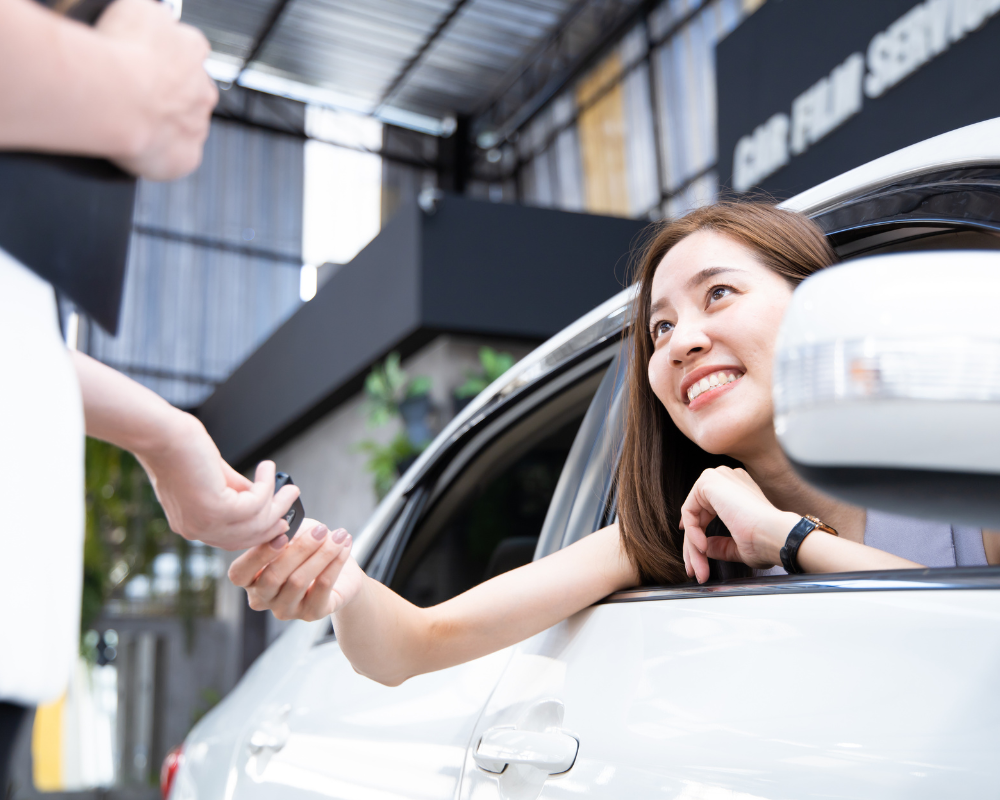 Thuê xe ô tô tự lái đi du lịch: kiểm tra xe, đọc hợp đồng và 4 khoản phí ẩn cần hỏi trước