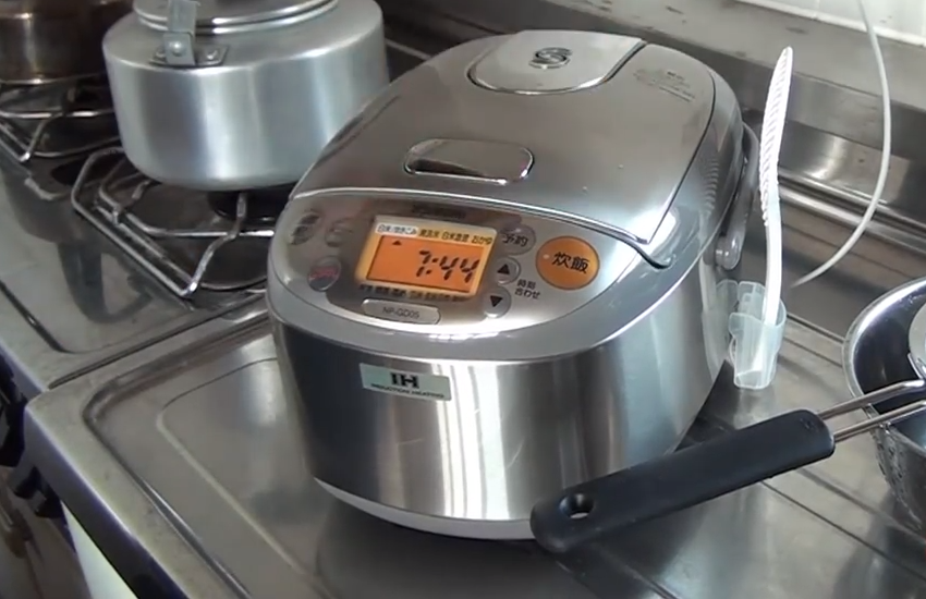 Chọn Nồi Cơm Điện Cho Gia Đình 4 Người: Dung Tích, Lòng Nồi Và Tính Năng Đáng Tiền