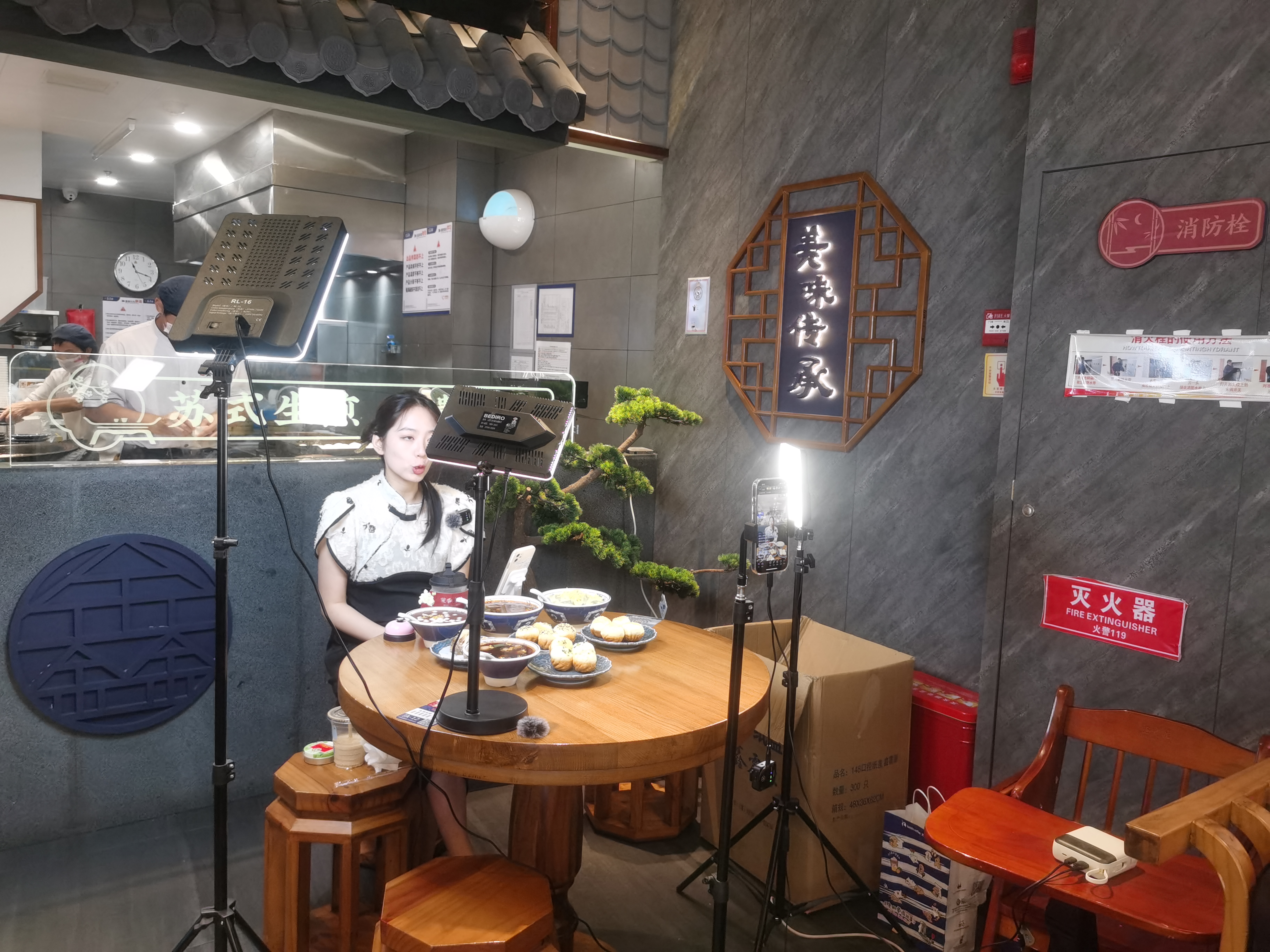 Livestream Bán Hàng Đầu Tiên Trên TikTok Shop: Kịch Bản 60 Phút Cho Shop Mới Không Có Người Xem