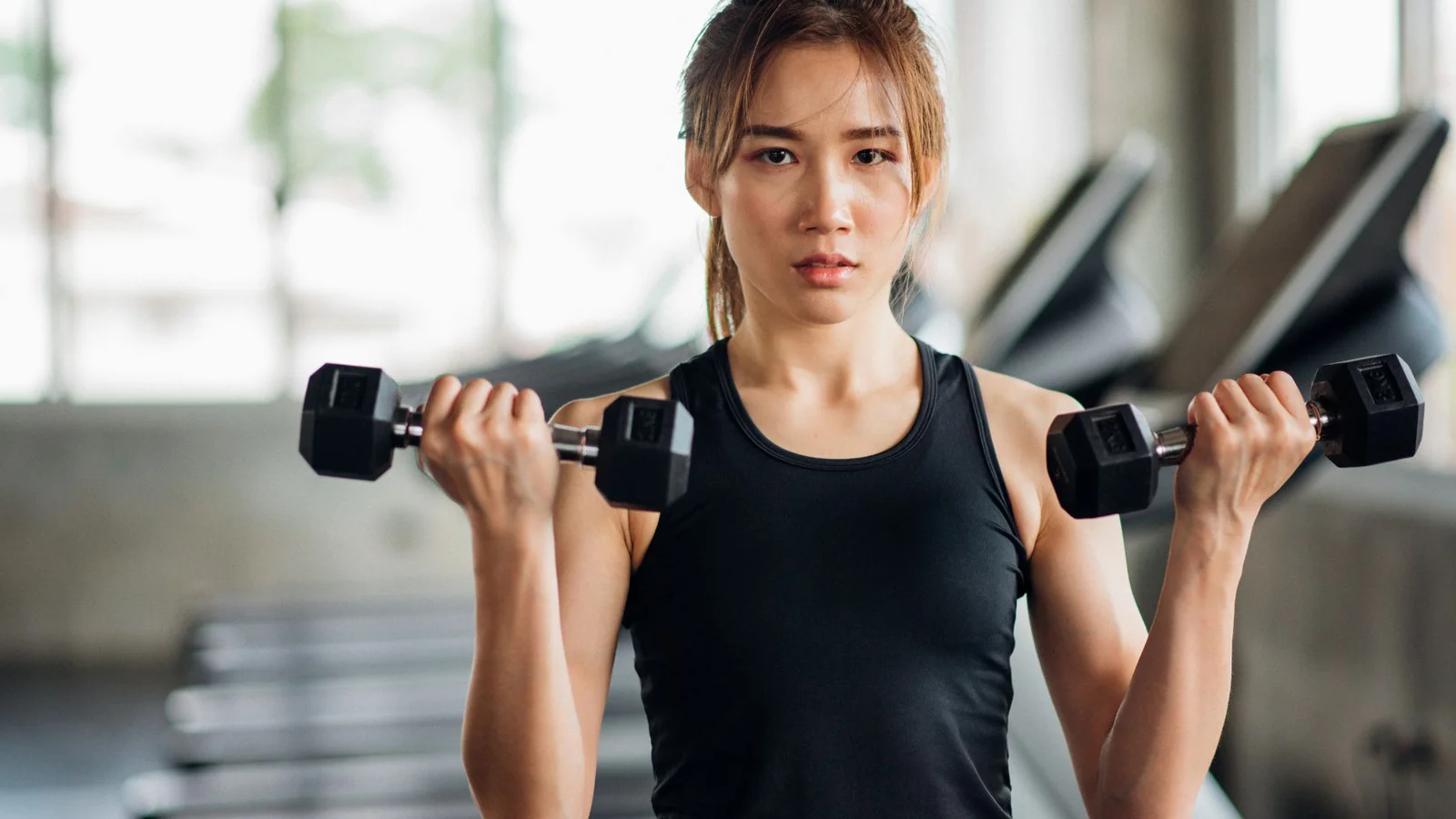 Tập gym cho người mới: chọn phòng tập, lịch 3 buổi một tuần và kỹ thuật 5 động tác nền tảng