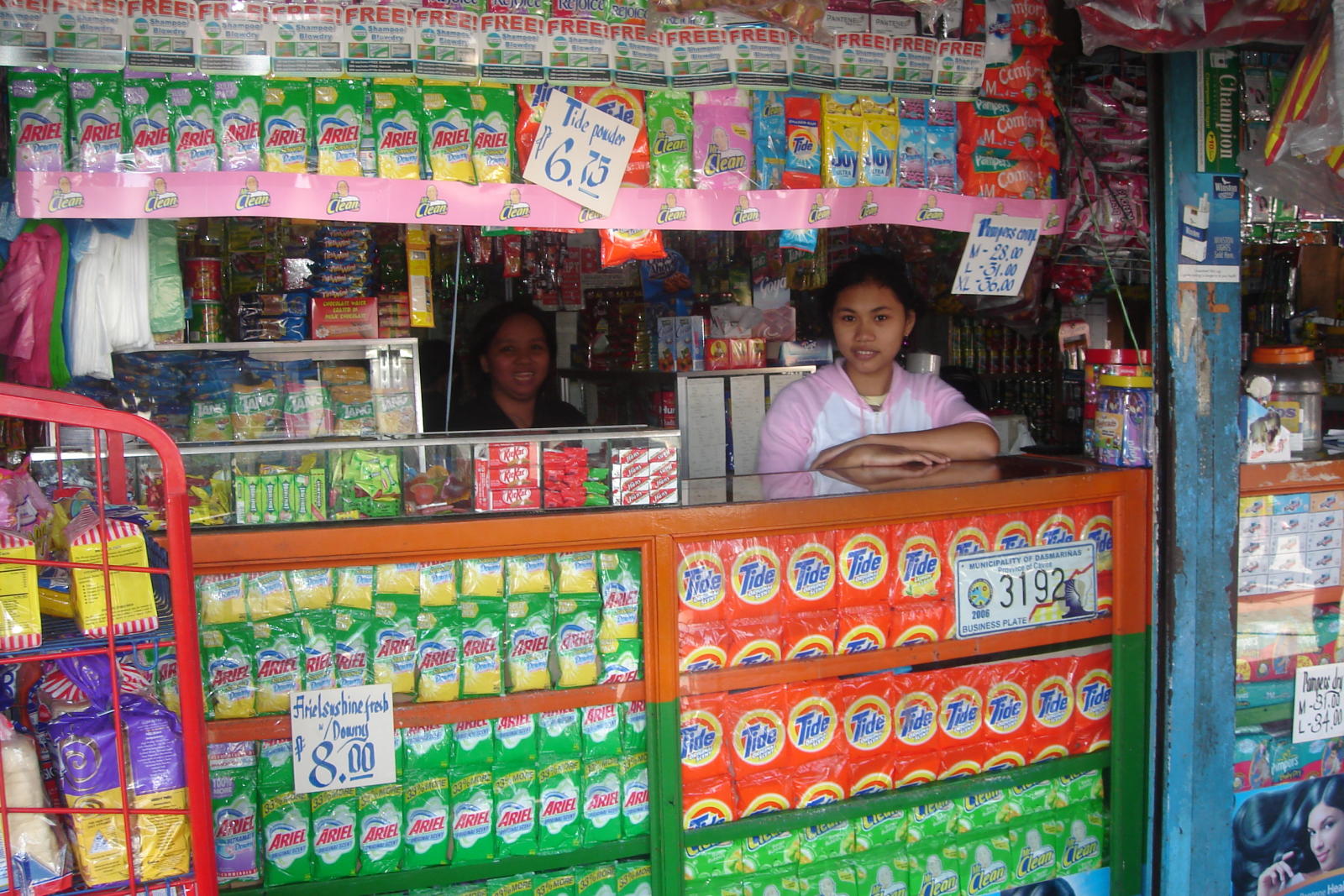 Thuê Mặt Bằng Mở Shop Nhỏ: 7 Điều Khoản Hợp Đồng Phải Đọc Kỹ Trước Khi Đặt Cọc