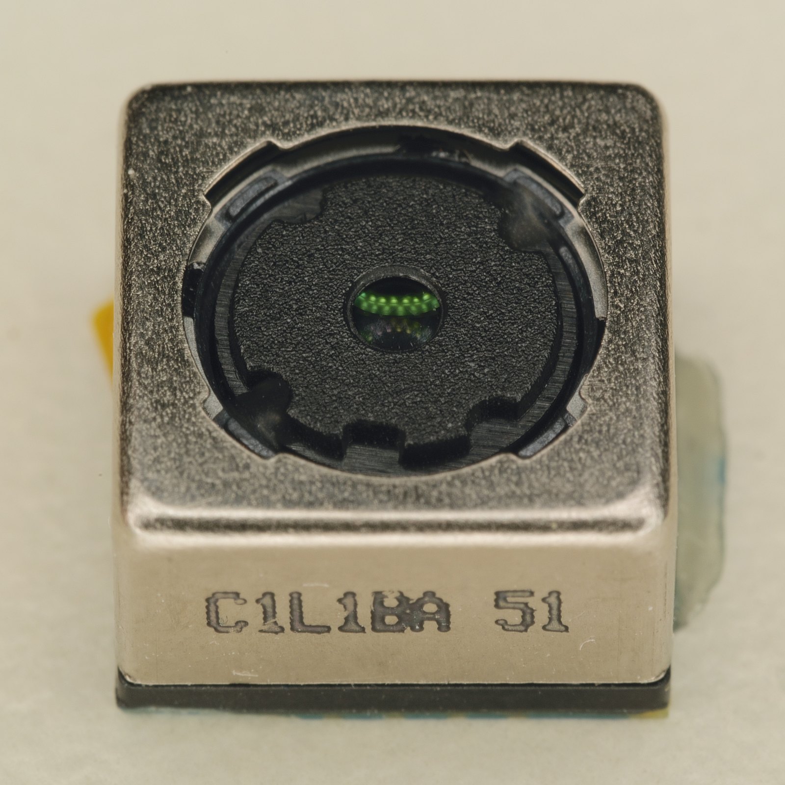 Ảnh minh họa: Cụm camera điện thoại chụp cận cảnh