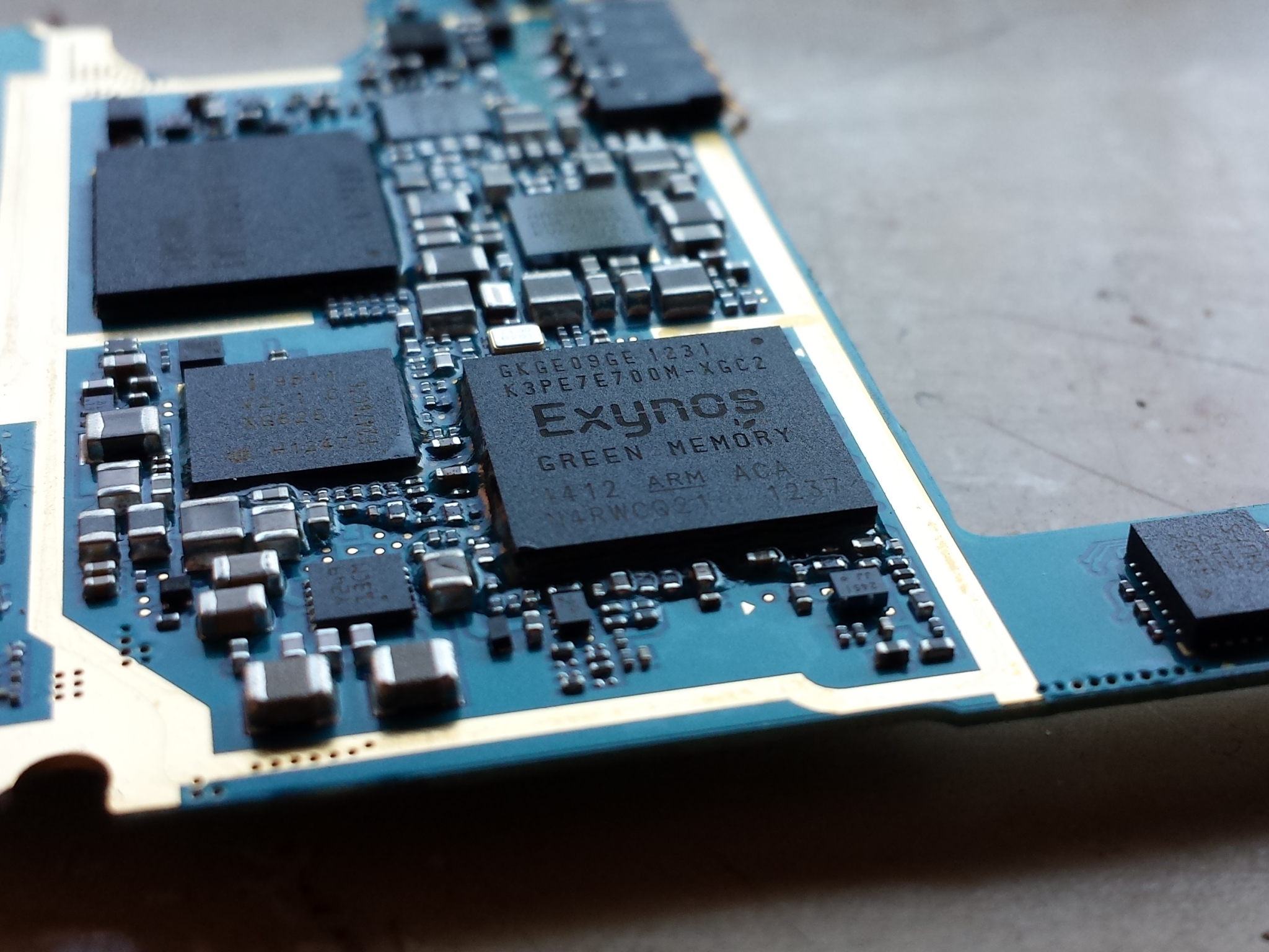 Exynos 2700 2nm Mạnh Hơn Snapdragon 20%: Con Số Gây Bất Ngờ Cần Đọc Kỹ