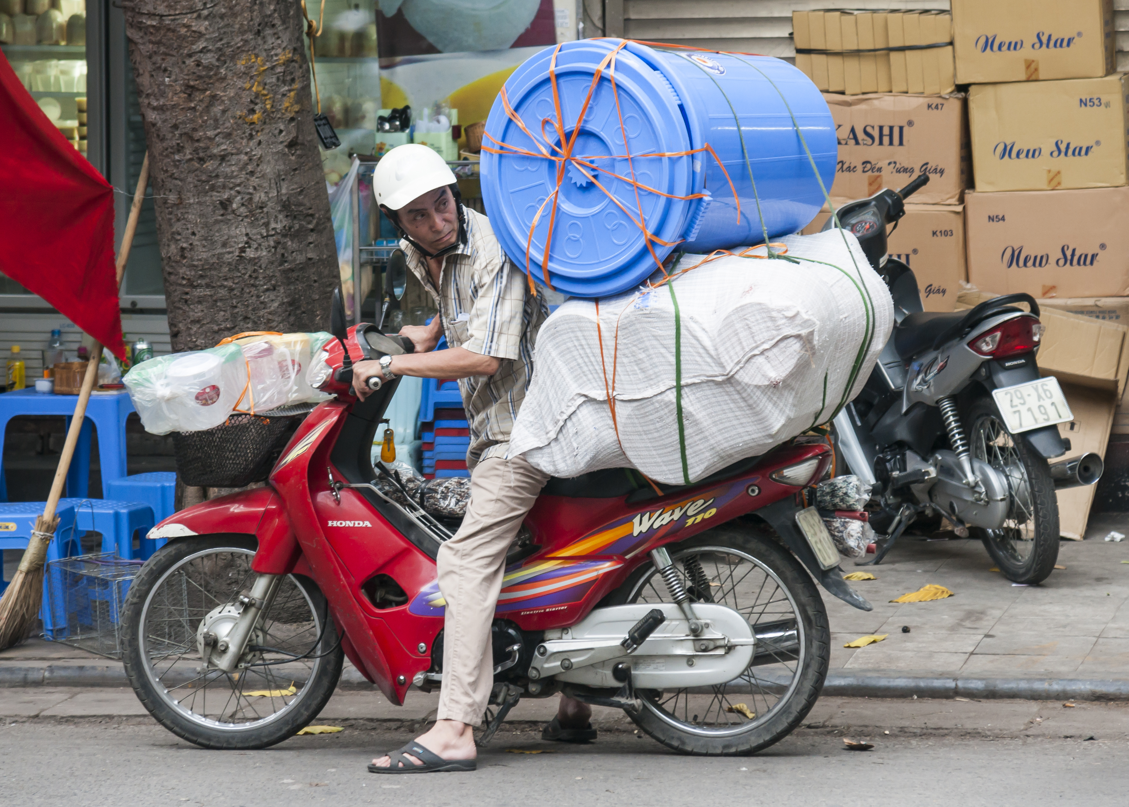 Mua Xe Máy Cũ Lần Đầu: 7 Bước Kiểm Tra Máy, Giấy Tờ Và Tránh Xe Từng Tai Nạn